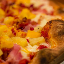 Wine with Hawaiian Pizza | Sweet & Savory Pairings