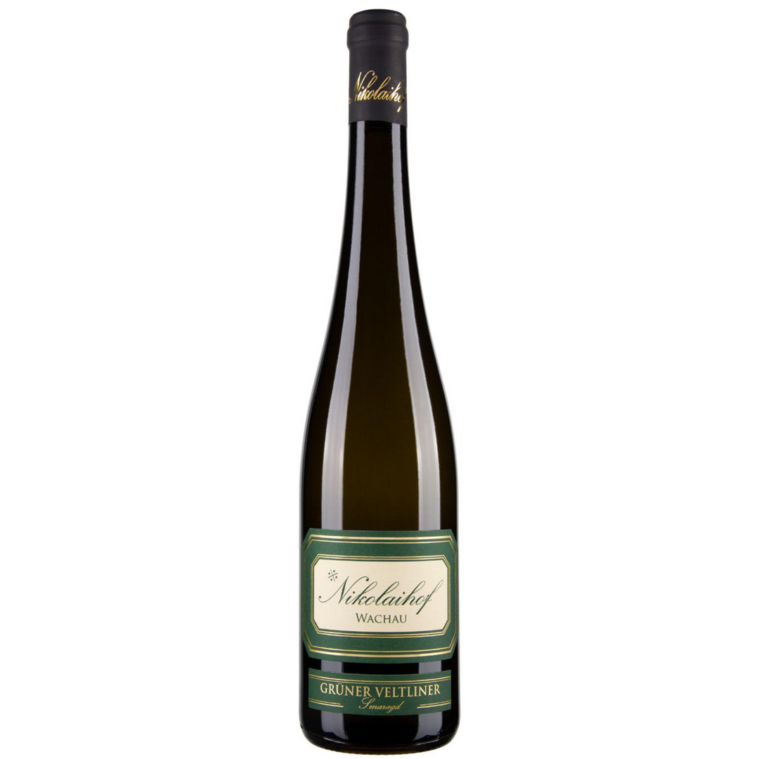Familie Saahs Nikolaihof im Weingebirge Smaragd Gruner Veltliner, Wachau, Austria 2017